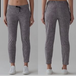 Lululemon - 4 - on the fly pants